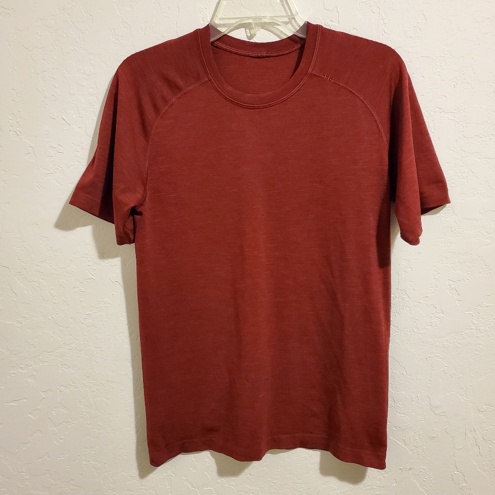 🛍 LULULEMON TOP FOR MEN